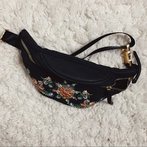 Floral pattern fanny pack